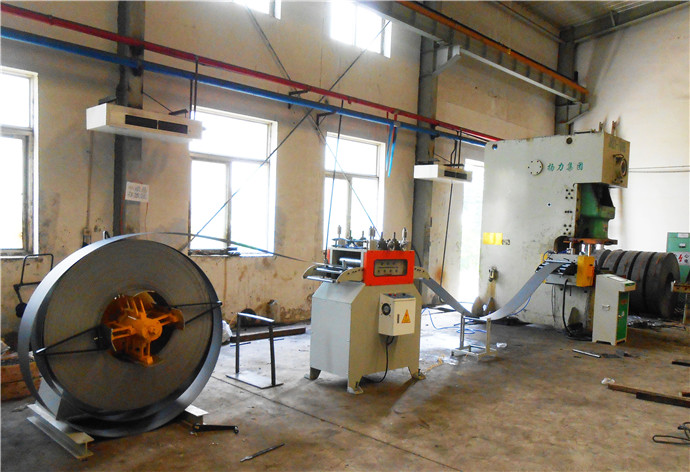 口罩鼻梁條設備，自動材料架