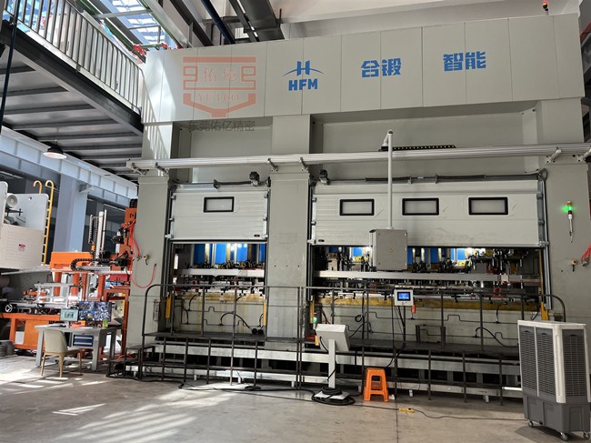 如何選購(gòu)適合一臺(tái)適合自己生產(chǎn)情況的沖壓三次元機(jī)械手？